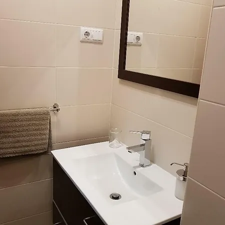 3 Bed *